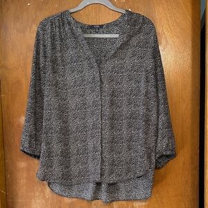 NYDJ Black & Tan V-Neck Printed Blouse